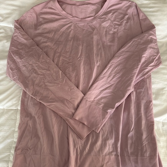 lululemon athletica Swiftly Relaxed Long Sleeve - Light Lavender - Picture 2 of 4